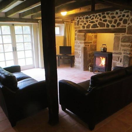 Maison Rouge Gite Vidaillat Extérieur photo